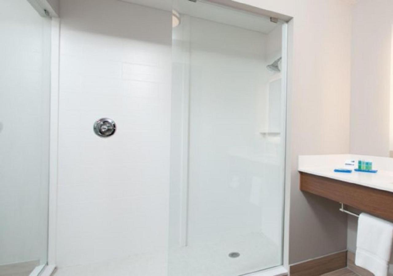Holiday Inn Express Quantico - Stafford By Ihg Exteriör bild