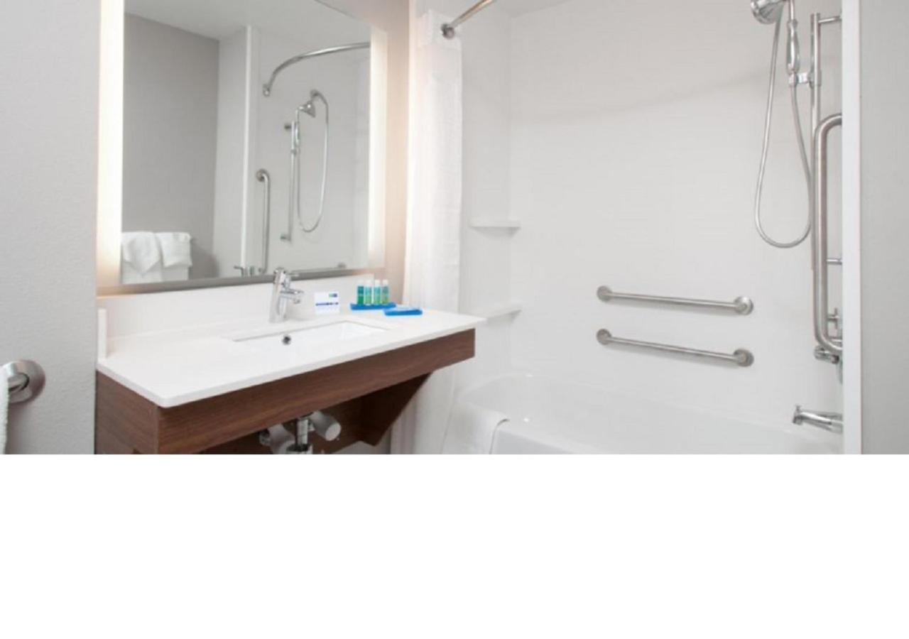 Holiday Inn Express Quantico - Stafford By Ihg Exteriör bild