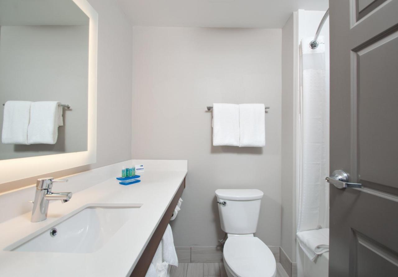 Holiday Inn Express Quantico - Stafford By Ihg Exteriör bild